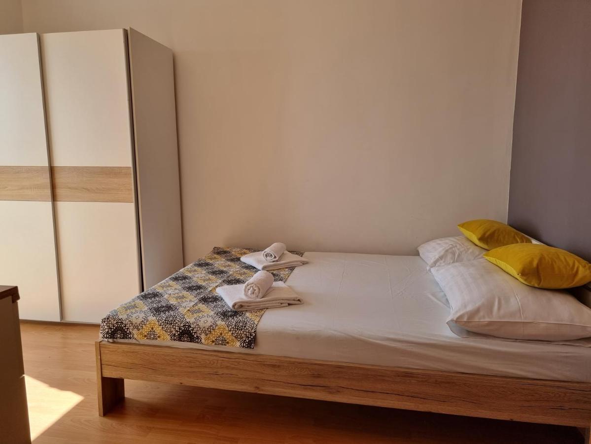 Apartment Wallot Novalja Bagian luar foto