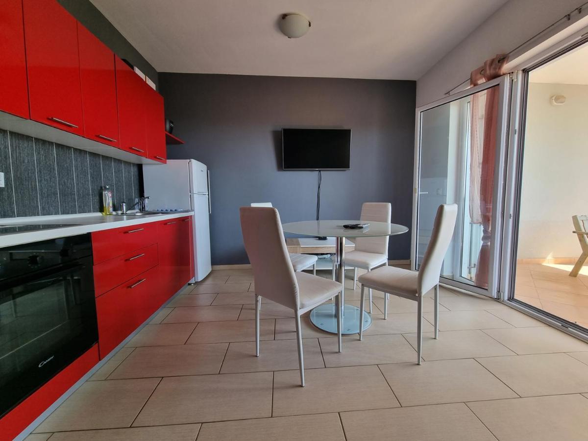 Apartment Wallot Novalja Bagian luar foto