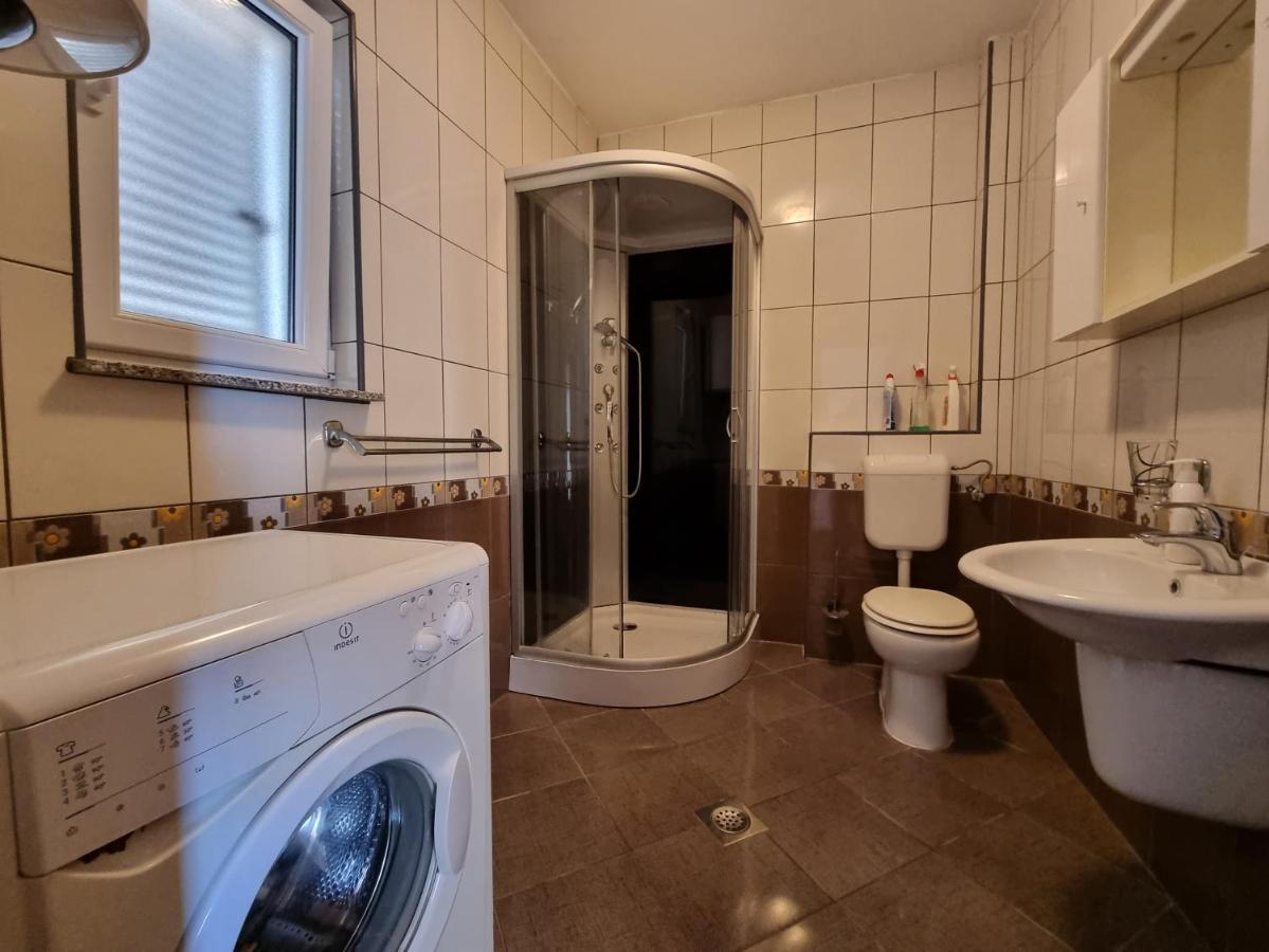Apartment Wallot Novalja Bagian luar foto