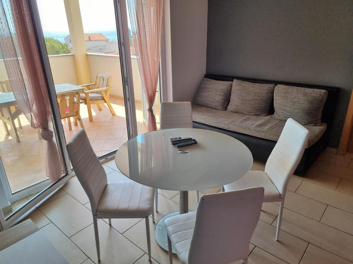 Apartment Wallot Novalja Bagian luar foto
