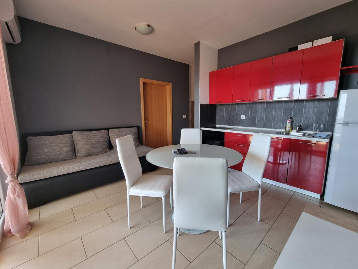 Apartment Wallot Novalja Bagian luar foto