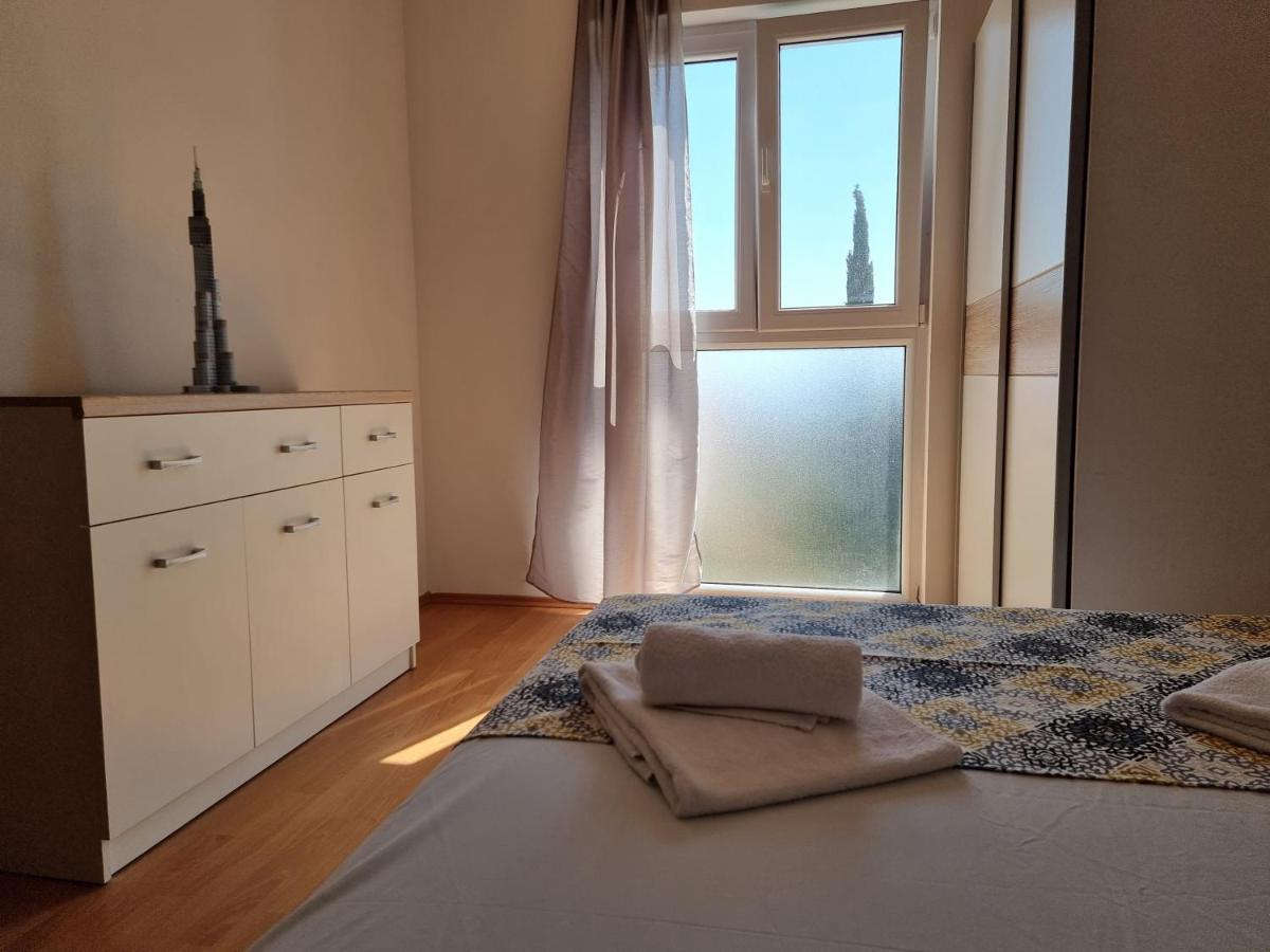 Apartment Wallot Novalja Bagian luar foto